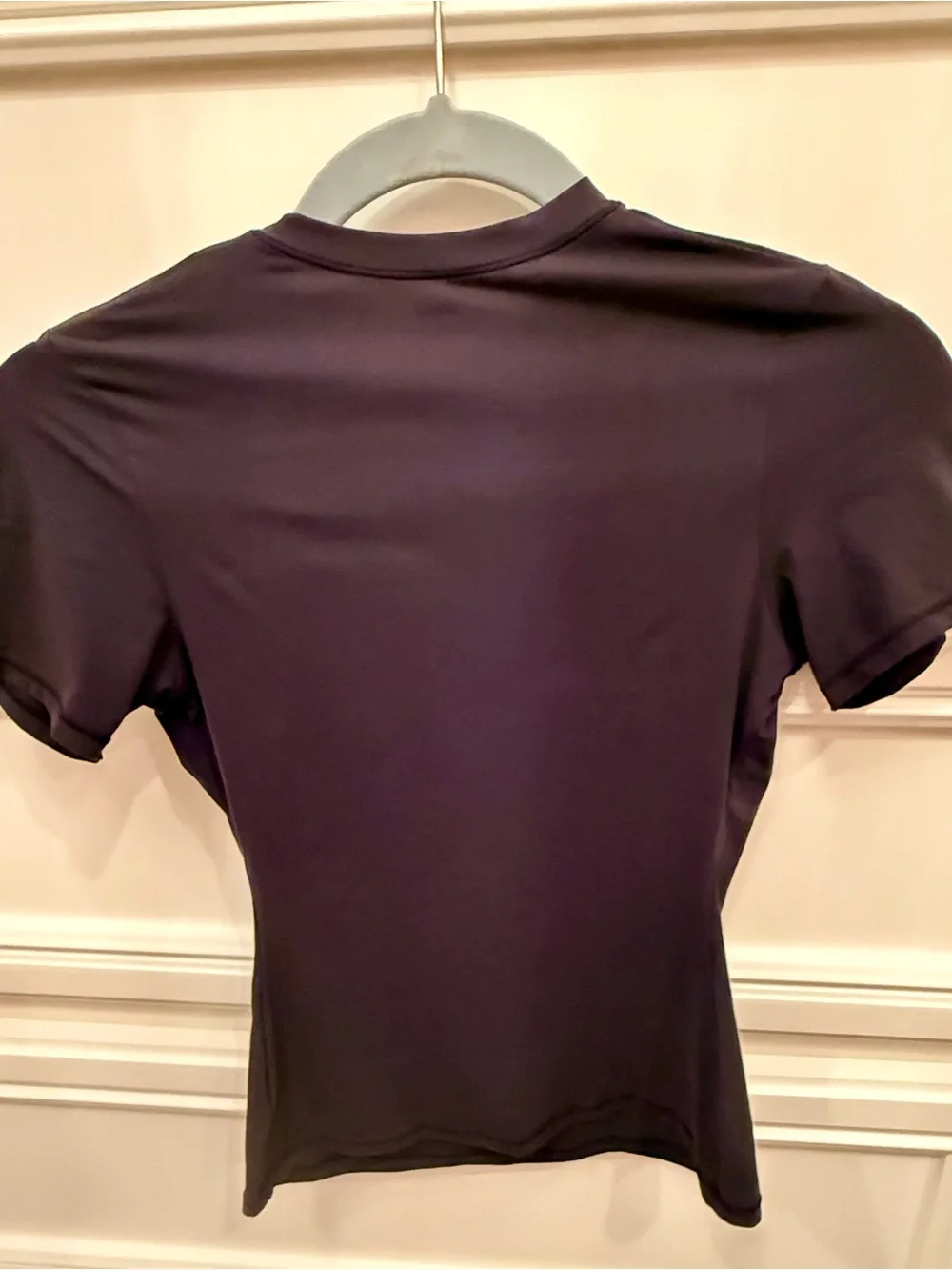 SKIMS Classic Crewneck Short Sleeve Tee in black - Picture 4 of 4